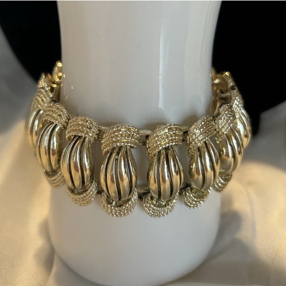 Coro Jewelry - VINTAGE CORO GOLD PLATED SIGNED BRACELET